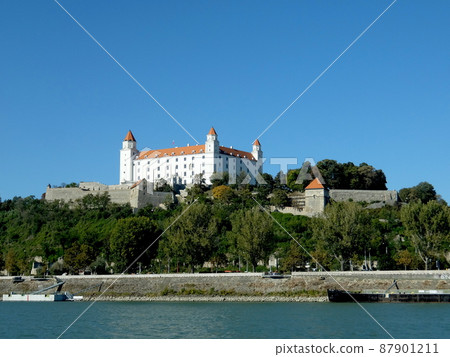 Bratislava Castle seen from the Donau River (Bratislava / Slovakia) 87901211
