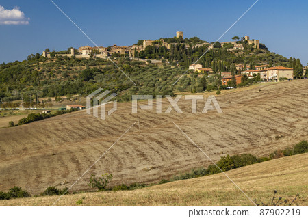 Typical Tuscan landscape near Montepulciano and Monticchielo, Italy Typical Tuscan landscape near Montepulciano and Monticchielo, Italy 87902219