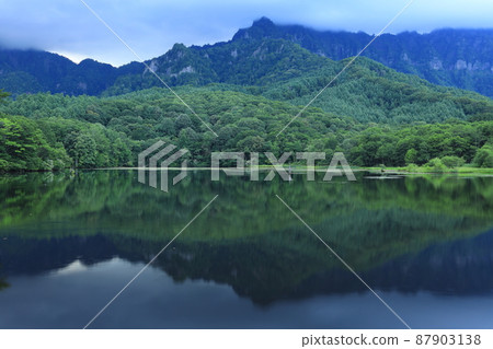 Kagamiike and Mt. Togakushi (summer) Kagamiike and Mt. Togakushi (summer) 87903138