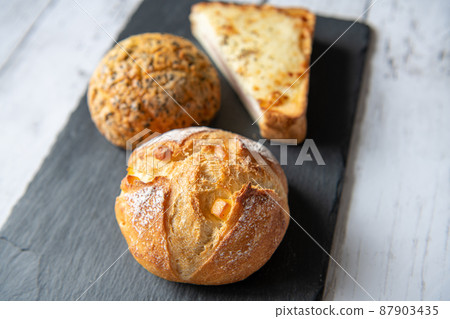 Delicious bread Delicious bread 87903435