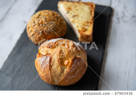 Delicious bread Delicious bread 87903436