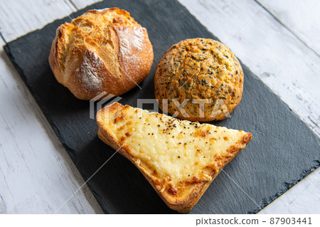 Delicious bread Delicious bread 87903441
