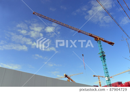 建築工地塔式起重機 87904729