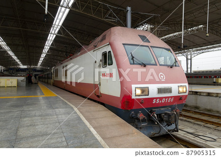 中鐵客運列車廣州東至北京西京特快T98鄭州站 87905315