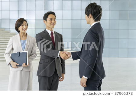 Business scene handshake Business scene handshake 87905378