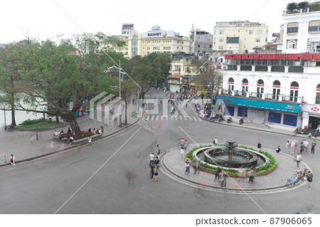 Huang Kim Lake / Vietnam Hanoi Old Quarter 87906065