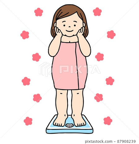 一個穿著浴巾的胖女人在秤上微笑。 87908239