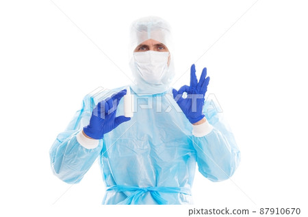 Treating novel coronavirus pneumonia. Pulmonologist give ok to drug bottle. Coronavirus treatment Treating novel coronavirus pneumonia. Pulmonologist give ok to drug bottle. Coronavirus treatment 87910670