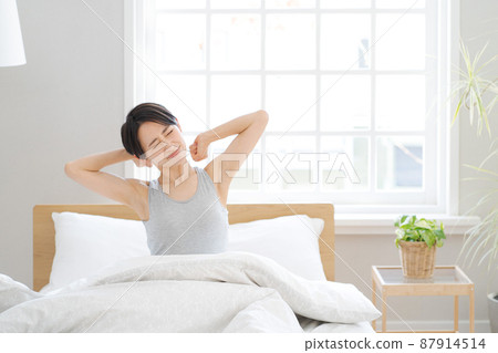 30多歲晨醒女性 30多歲晨醒女性 87914514