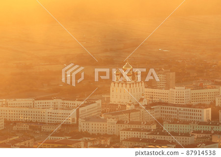 Beautiful morning aerial view of the cathedral and buildings 87914538