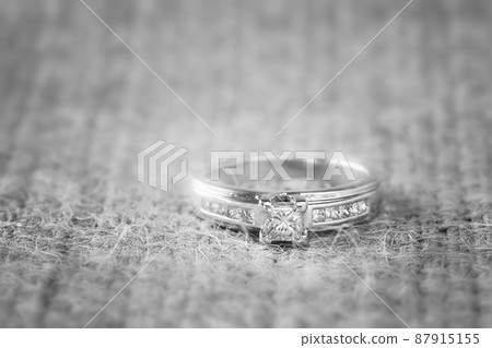 Diamond Engagement Ring Diamond Engagement Ring 87915155