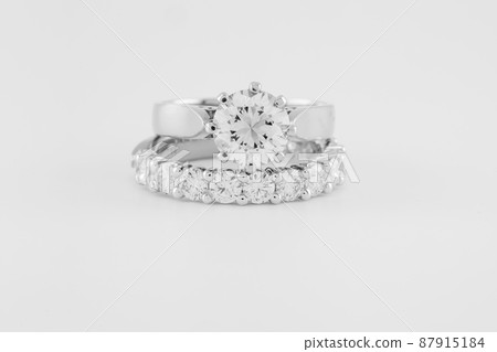 Large Solitaire Diamond Ring With Circle Of Diamonds 87915184