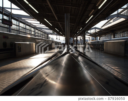火車站設備,低角度,JR West,車站風景,鐵路迷,京都站,旅行,傳播預防取消 火車站設備,低角度,JR West,車站風景,鐵路迷,京都站,旅行,傳播預防取消 87916050