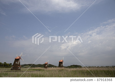 風力發電的風車 87918368