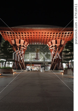 At night at Kanazawa Station Kenrokuen Exit At night at Kanazawa Station Kenrokuen Exit 87918411