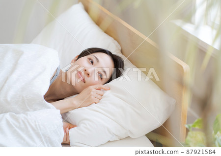 30多歲晨醒女性 30多歲晨醒女性 87921584