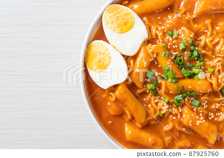Korean instant noodle and Tteokbokki in Korean spicy sauce - Rabokki Korean instant noodle and Tteokbokki in Korean spicy sauce - Rabokki 87925760