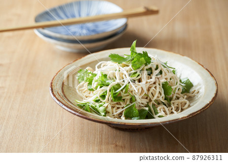 Dougan and cilantro salad Dougan and cilantro salad 87926311