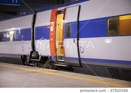 火車停在月台 火車停在月台 87926560