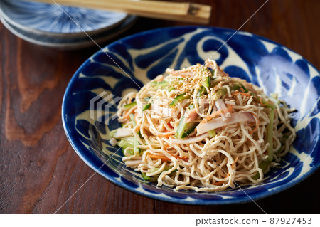 Chinese-style salad with dried tofu 87927453