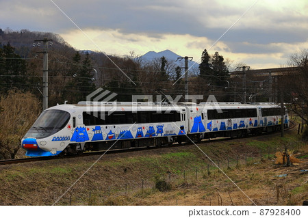 Fujisan Limited Express at evening 87928400