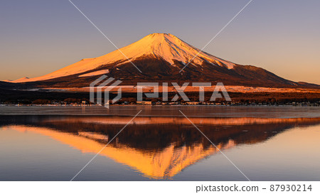 清晨顛倒紅富士/山中湖日出 清晨顛倒紅富士/山中湖日出 87930214