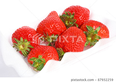 Strawberries (Minori Koi) Strawberries (Minori Koi) 87932259