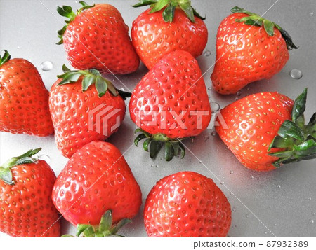 Strawberry Strawberry 87932389