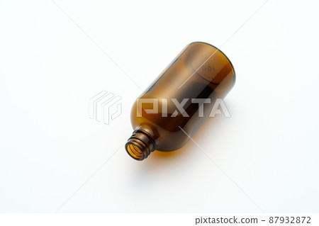 Empty bottle 87932872