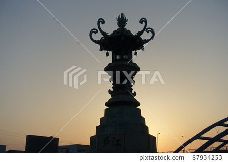 Dusk in the Seto Inland Sea Minato Park Tasuke Lantern (Marugame City, Kagawa Prefecture) 87934253