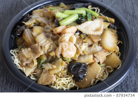 美味的外賣中國海鮮炒麵 87934734