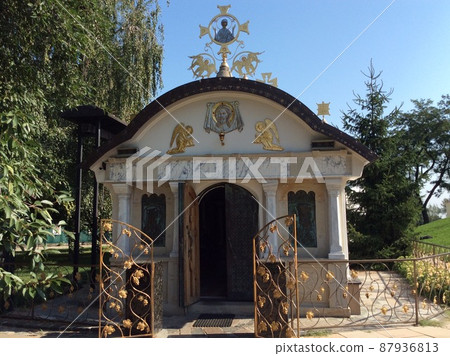 小山教堂教堂烏克蘭基輔烏克蘭基輔風景美麗的藍天天空 小山教堂教堂烏克蘭基輔烏克蘭基輔風景美麗的藍天天空 87936813