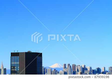 Scenery of Tokyo, Mt. Fuji and Shinjuku subcenter skyscraper county Scenery of Tokyo, Mt. Fuji and Shinjuku subcenter skyscraper county 87939196