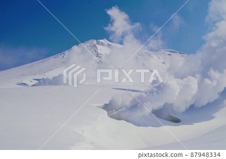 Daisetsuzan in a quiet winter with nobody. 87948334