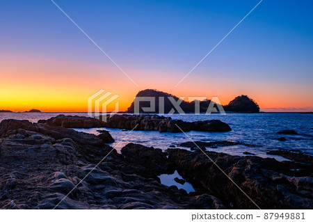 海邊晚上風景 87949881