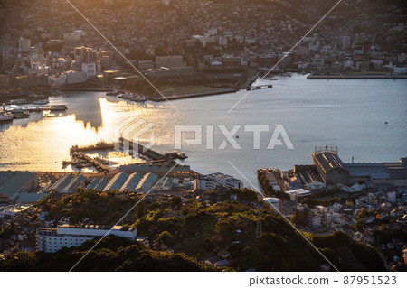 《Nagasaki Prefecture》 Dawn of Mt. Inasa ・ Three major night views of Japan 《Nagasaki Prefecture》 Dawn of Mt. Inasa ・ Three major night views of Japan 87951523
