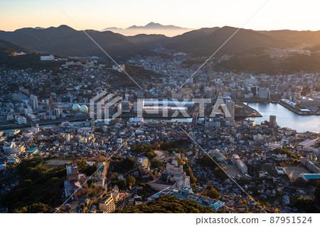 《Nagasaki Prefecture》 Dawn of Mt. Inasa ・ Three major night views of Japan 《Nagasaki Prefecture》 Dawn of Mt. Inasa ・ Three major night views of Japan 87951524