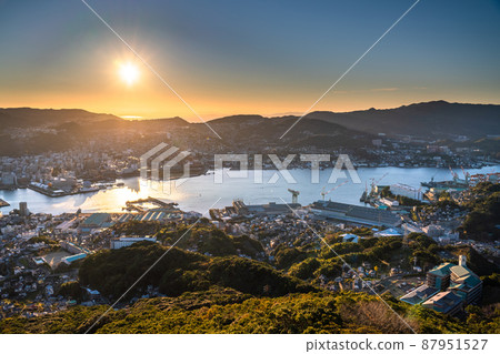 《Nagasaki Prefecture》 Dawn of Mt. Inasa ・ Three major night views of Japan 《Nagasaki Prefecture》 Dawn of Mt. Inasa ・ Three major night views of Japan 87951527