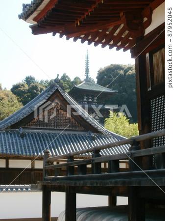 Katsuragi City, Nara Prefecture, overlooking the west tower from the main hall of Taima-dera Temple Katsuragi City, Nara Prefecture, overlooking the west tower from the main hall of Taima-dera Temple 87952048