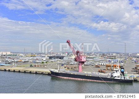 Sendai Port berthing, sunny autumn 87952445