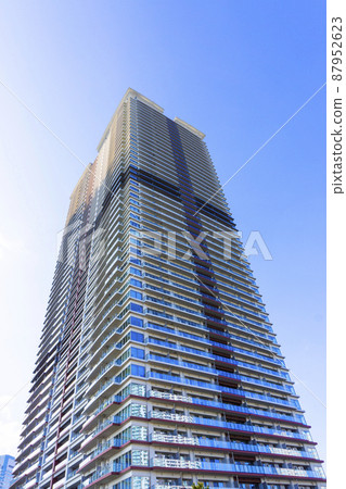 Landscape photograph looking up at a high-rise apartment _c_11 Landscape photograph looking up at a high-rise apartment _c_11 87952623