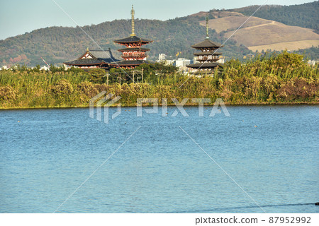 《奈良縣》世界文化遺產藥師寺東塔/西塔/ 87952992
