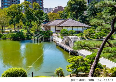 Hiroshima Prefecture Shukkeien-Overpass Rainbow Bridge and Seifukan- Hiroshima Prefecture Shukkeien-Overpass Rainbow Bridge and Seifukan- 87955323