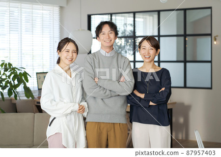 3個上班族 87957403