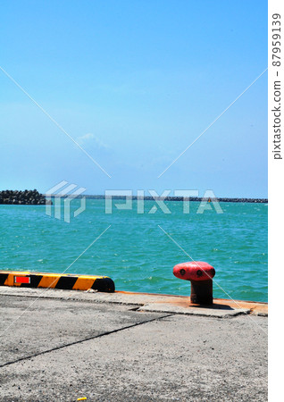 From Tomakomai Pier to the Pacific Ocean From Tomakomai Pier to the Pacific Ocean 87959139