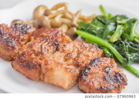 Grilled pork with miso sauce 87960963