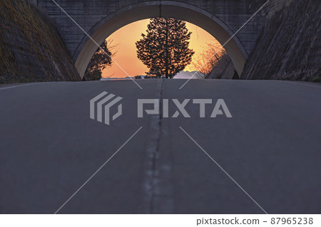 200407 Overpass 034 87965238