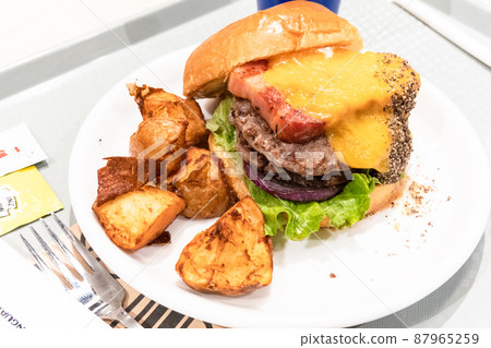 Hamburger Hamburger 87965259