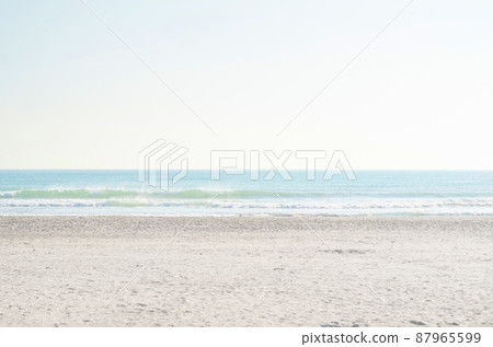 The sea and horizon of Kamakura on a sunny day The sea and horizon of Kamakura on a sunny day 87965599