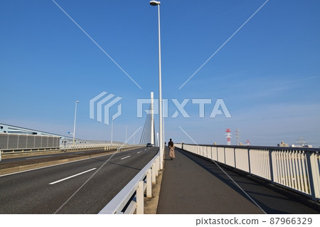 Kiyosunao Bridge in the blue sky, Tokyo 87966329